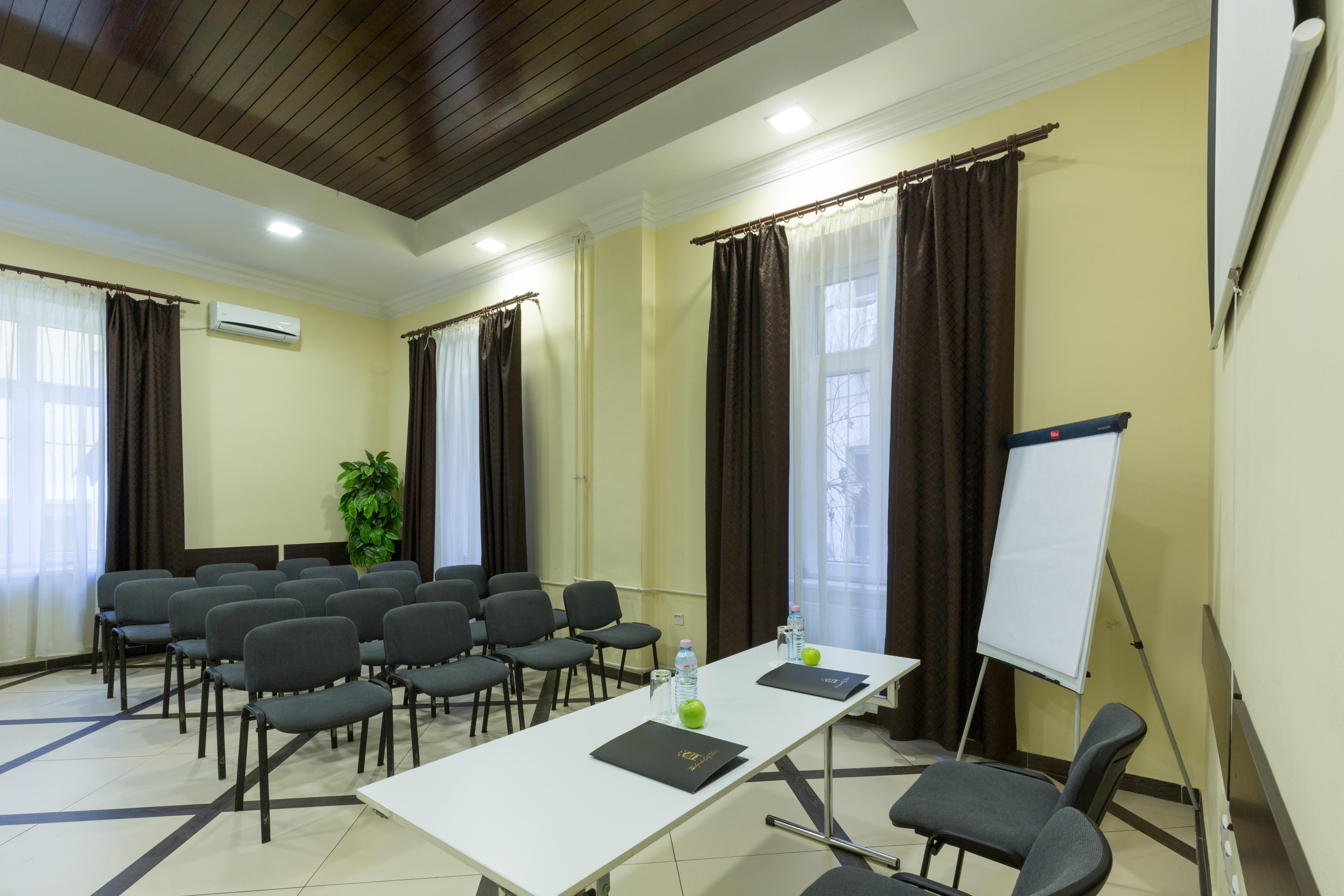 Belgrade City Hotel Хотел 4*